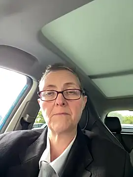 Snapshot of Curvy-Jinx chatting on 09/25/25, 10:19 Curvy-Jinx online show from 09/25/25, 10:19