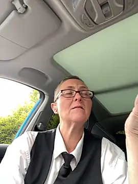 Snapshot of Curvy-Jinx chatting on 09/26/25, 09:46 Curvy-Jinx online show from 09/26/25, 09:46