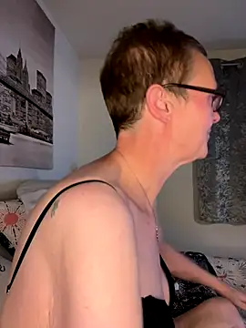 Snapshot of Curvy-Jinx chatting on 09/27/25, 08:25 Curvy-Jinx online show from 09/27/25, 08:25