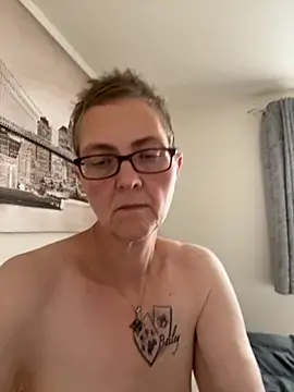 Snapshot of Curvy-Jinx chatting on 10/02/25, 07:37 Curvy-Jinx online show from 10/02/25, 07:37