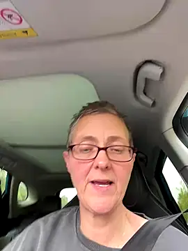 Snapshot of Curvy-Jinx chatting on 10/04/25, 01:31 Curvy-Jinx online show from 10/04/25, 01:31