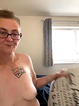 Snapshot of Curvy-Jinx chatting on 10/06/25, 12:57 Curvy-Jinx online show from 10/06/25, 12:57