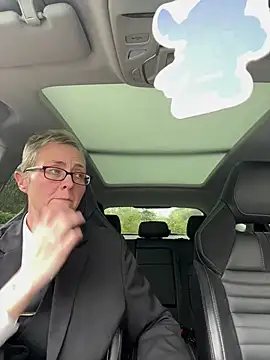 Snapshot of Curvy-Jinx chatting on 10/29/25, 09:55 Curvy-Jinx online show from 10/29/25, 09:55