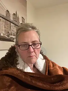 Snapshot of Curvy-Jinx chatting on 11/10/25, 09:14 Curvy-Jinx online show from 11/10/25, 09:14