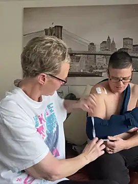 Snapshot of Curvy-Jinx chatting on 11/24/25, 08:36 Curvy-Jinx online show from 11/24/25, 08:36