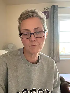 Snapshot of Curvy-Jinx chatting on 11/30/25, 01:59 Curvy-Jinx online show from 11/30/25, 01:59