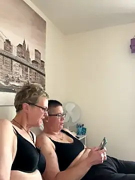 Snapshot of Curvy-Jinx chatting on 12/03/25, 09:40 Curvy-Jinx online show from 12/03/25, 09:40