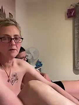 Snapshot of Curvy-Jinx chatting on 12/03/25, 09:46 Curvy-Jinx online show from 12/03/25, 09:46