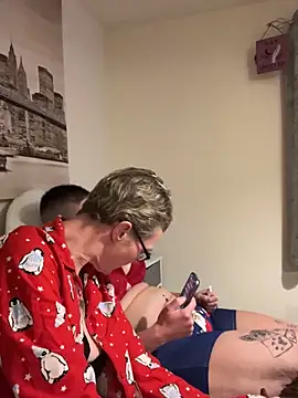 Snapshot of Curvy-Jinx chatting on 12/13/25, 08:36 Curvy-Jinx online show from 12/13/25, 08:36