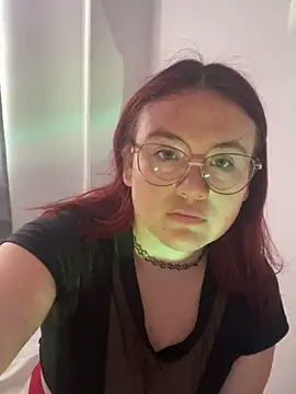 Snapshot of AliaMiller_ chatting on 06/21/26, 02:41 AliaMiller online show from 06/21/26, 02:41