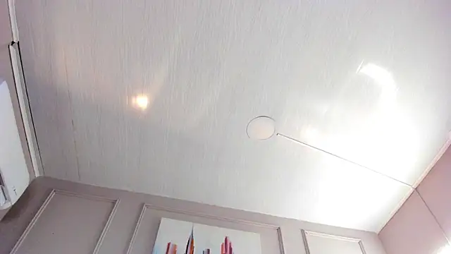 mia kisses2 online show from 12/16/25, 04:17