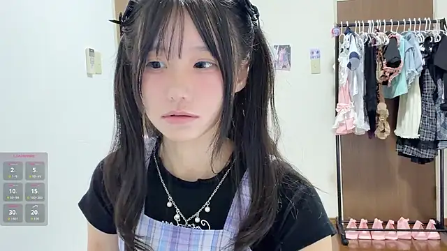 Snapshot of xiaoxia_baby chatting on 08/04/26, 01:03 xiaoxia baby online show from 08/04/26, 01:03