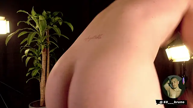 brunoorangel1 online show from 07/30/26, 12:09