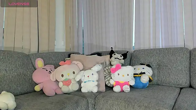 Snapshot of Melody-chers chatting on 11/15/25, 12:02 Melody-chers online show from 11/15/25, 12:02