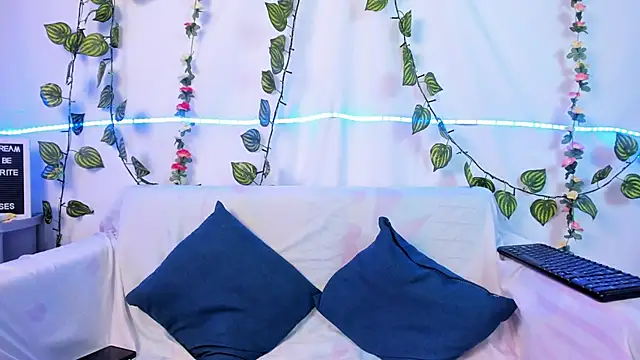 Delilah 85 online show from 11/13/25, 10:41