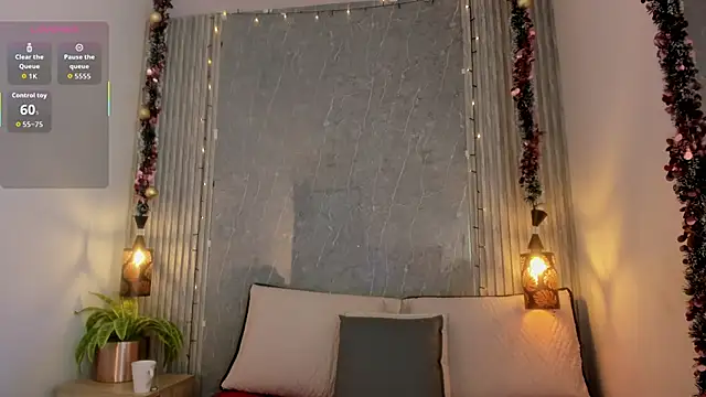 Emili  hot online show from 12/14/25, 12:32