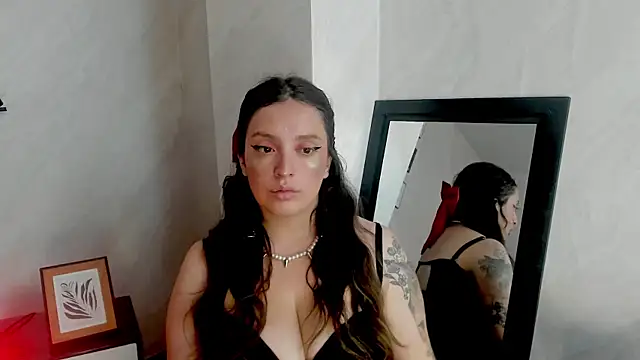 Snapshot of BrithaniKy chatting on 12/05/25, 06:04 BrithaniKy online show from 12/05/25, 06:04