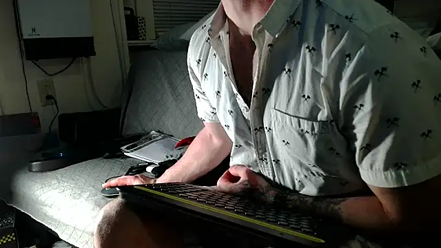 Luv2SuckBWC92 online show from 11/23/25, 05:18