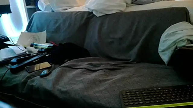 Luv2SuckBWC92 online show from 12/04/25, 06:16