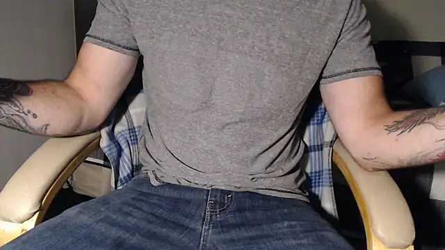 Luv2SuckBWC92 online show from 06/12/26, 05:50