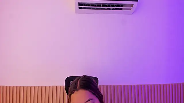 Snapshot of OliviaSweett chatting on 09/14/25, 06:40 OliviaSweett online show from 09/14/25, 06:40