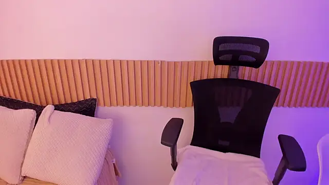 Snapshot of OliviaSweett chatting on 10/02/25, 08:16 OliviaSweett online show from 10/02/25, 08:16