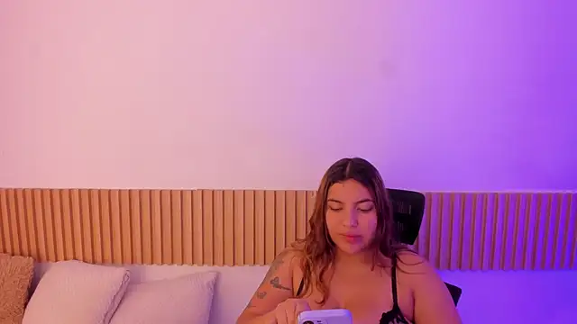 Snapshot of OliviaSweett chatting on 10/04/25, 07:23 OliviaSweett online show from 10/04/25, 07:23