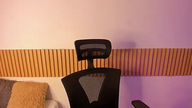 Snapshot of OliviaSweett chatting on 10/23/25, 06:50 OliviaSweett online show from 10/23/25, 06:50