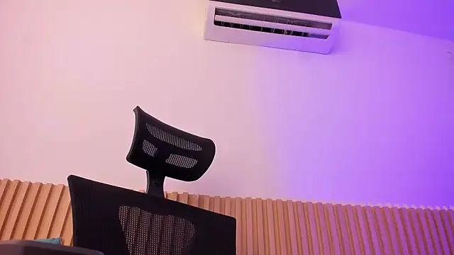 Snapshot of OliviaSweett chatting on 10/26/25, 06:03 OliviaSweett online show from 10/26/25, 06:03