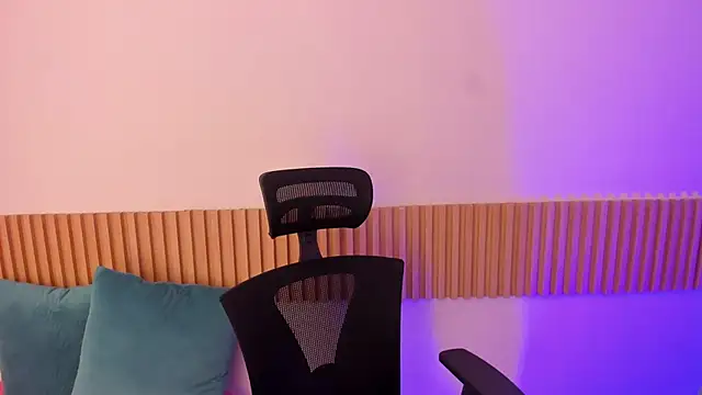 Snapshot of OliviaSweett chatting on 10/29/25, 06:53 OliviaSweett online show from 10/29/25, 06:53