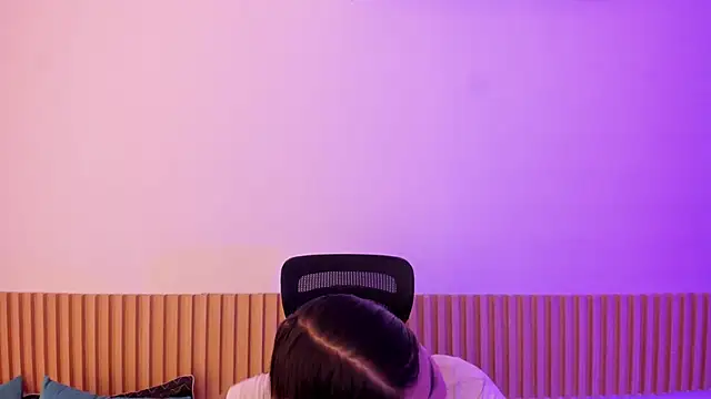 Snapshot of OliviaSweett chatting on 11/02/25, 06:10 OliviaSweett online show from 11/02/25, 06:10