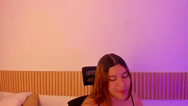 Snapshot of OliviaSweett chatting on 11/10/25, 07:02 OliviaSweett online show from 11/10/25, 07:02