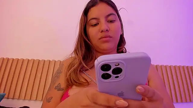 Snapshot of OliviaSweett chatting on 11/13/25, 06:51 OliviaSweett online show from 11/13/25, 06:51