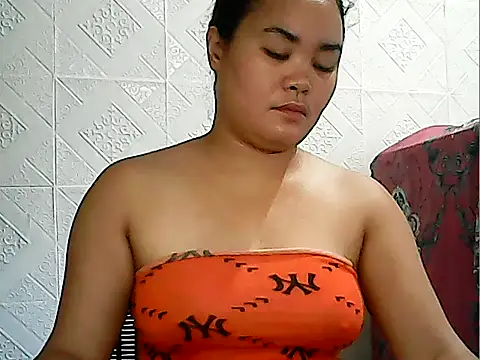 CreamyPussy4uxx online show from 05/27/26, 02:08