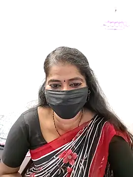 Snapshot of tamil_Sigappu_Roja chatting on 12/18/25, 02:06 tamil Sigappu Roja online show from 12/18/25, 02:06