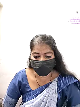 Snapshot of tamil_Sigappu_Roja chatting on 12/20/25, 01:02 tamil Sigappu Roja online show from 12/20/25, 01:02