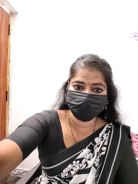 Snapshot of tamil_Sigappu_Roja chatting on 12/22/25, 12:51 tamil Sigappu Roja online show from 12/22/25, 12:51