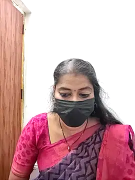 Snapshot of tamil_Sigappu_Roja chatting on 02/18/26, 01:23 tamil Sigappu Roja online show from 02/18/26, 01:23