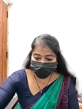 Snapshot of tamil_Sigappu_Roja chatting on 02/19/26, 01:40 tamil Sigappu Roja online show from 02/19/26, 01:40