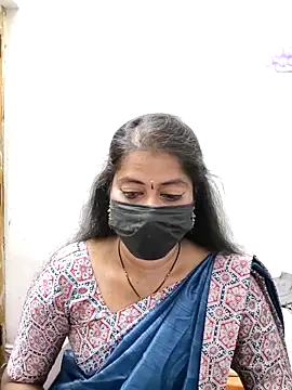 Snapshot of tamil_Sigappu_Roja chatting on 03/10/26, 01:10 tamil Sigappu Roja online show from 03/10/26, 01:10