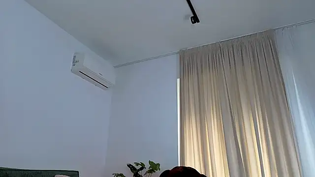 Snapshot of EmaHallee chatting on 06/16/26, 03:53 EmaHallee online show from 06/16/26, 03:53