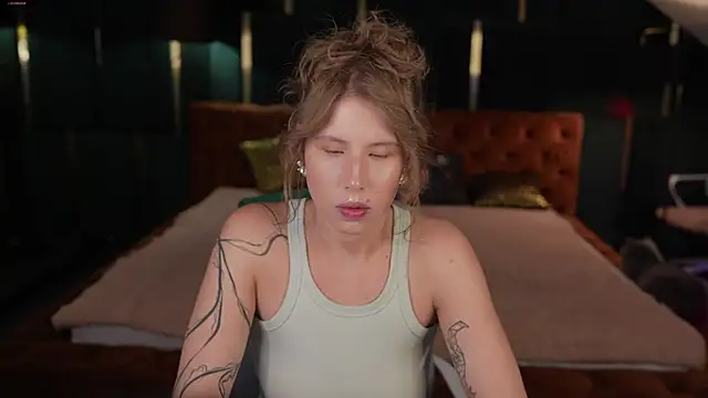 BadAfina online show from 09/17/25, 07:32