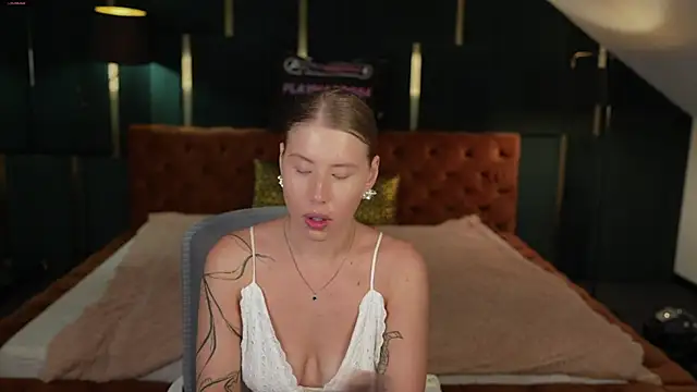 BadAfina online show from 09/19/25, 06:59