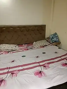 missneha61 online show from 09/28/25, 07:08