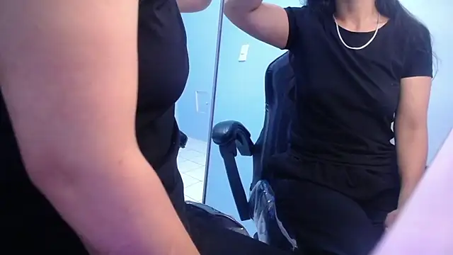 victoria hernandez t  online show from 12/16/25, 01:16