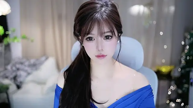 Snapshot of Fortune2Me chatting on 11/12/25, 05:52 Fortune2Me online show from 11/12/25, 05:52