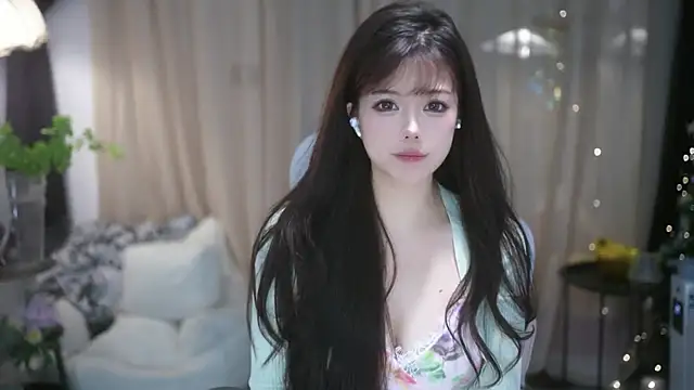 Snapshot of Fortune2Me chatting on 11/30/25, 06:06 Fortune2Me online show from 11/30/25, 06:06