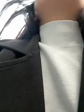 KissMeEva online show from 10/12/25, 12:15