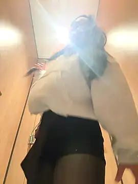 KissMeEva online show from 10/15/25, 02:28