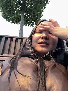 KissMeEva online show from 10/18/25, 02:18